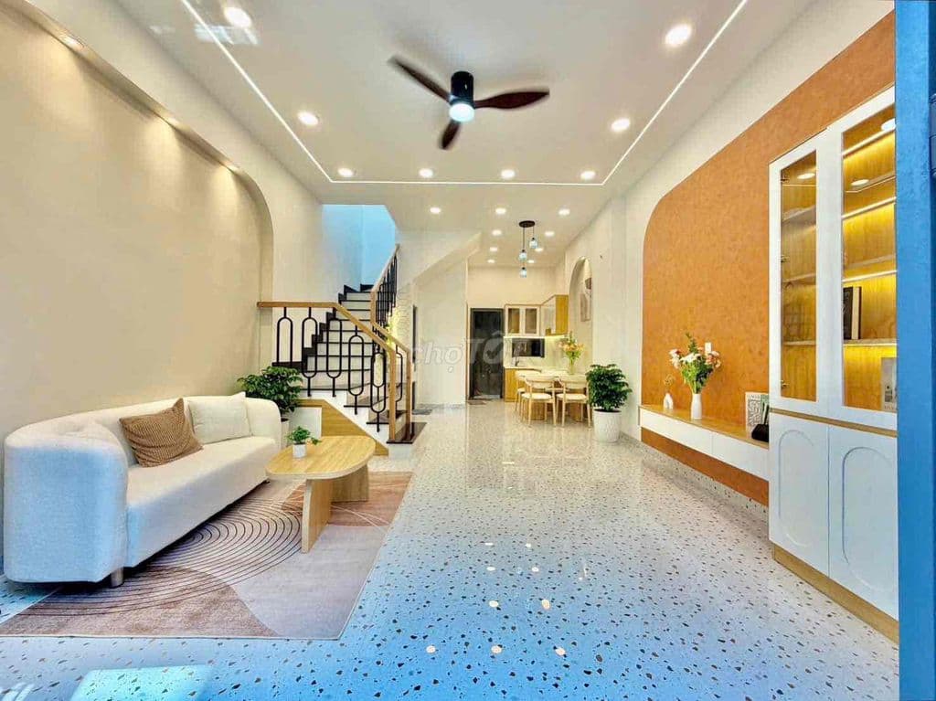 Chính chủ bán nhà Bùi Đình Tuý 3 tầng ngang 4.5m sát hẻm xe hơi