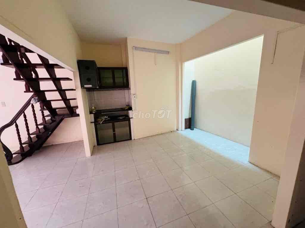 HOT💥 GIẢM 600tr -NHÀ 4 TẦNG HOÀ HƯNG-CMT8,HẺM RỘNG q10 4PN chỉ 3,9 tỷ - Ảnh 3