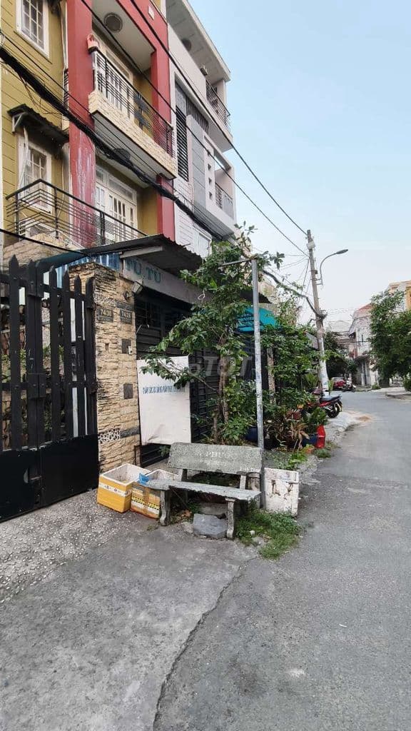 Nhà chính chủ 50m2 - 2 tầng ngay trung tâm P.11 - Ảnh 3