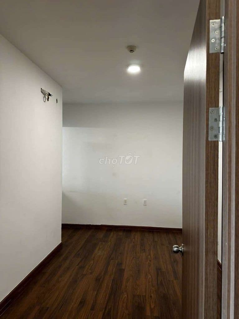 Bán nhanh căn 2PN 2WC trống . 4ty2 view ngoại khu, 4ty3 view nội khu - Ảnh 2