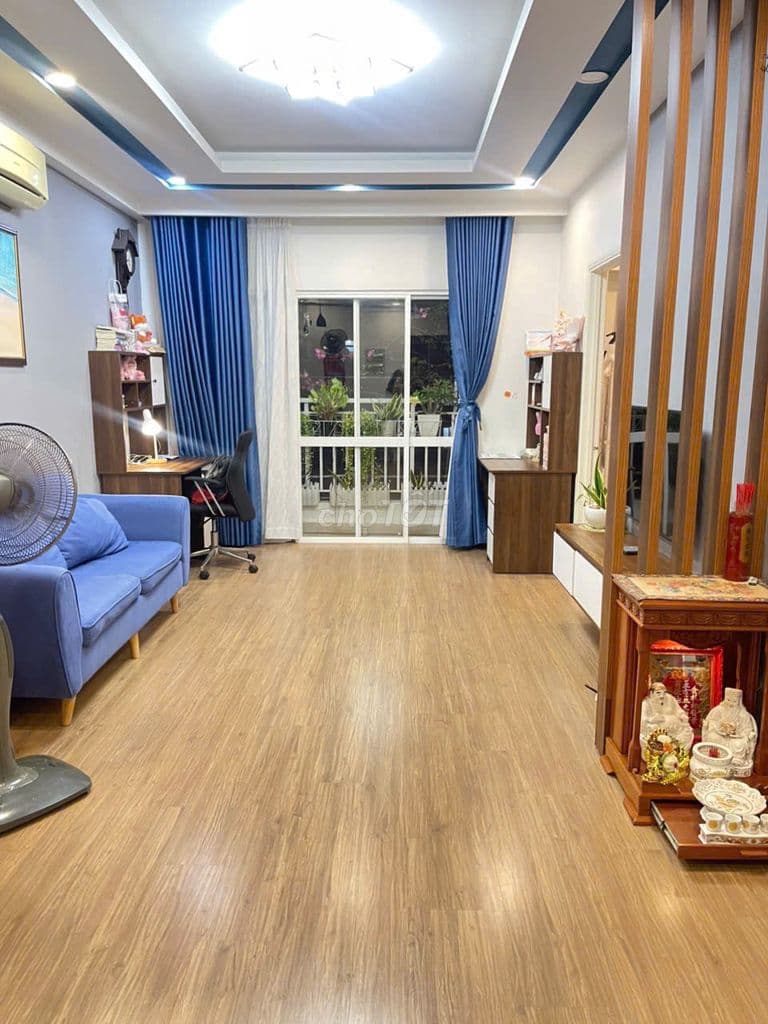 Chung Cư Lotus Garden 2 phòng ngủ có sổ hồng cần bán gấp, gần Đầm Sen