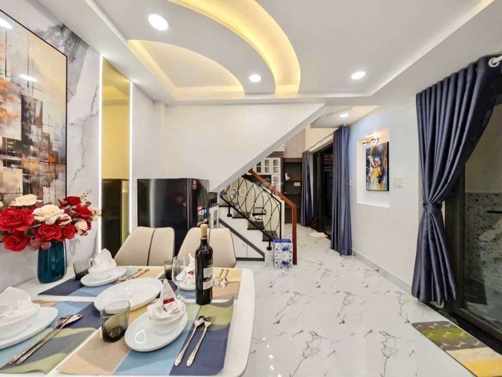 BÁN NHÀ PHÚ NHUẬN -KHU ĐƯỜNG HOA SA HOA , QUA QUẬN NHỨT CHỈ 1 CÂY CẦU. - Ảnh 3