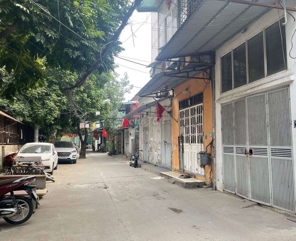 Nhà 3 tầng về ở ngay Định Công chưa tới 2 tỷ