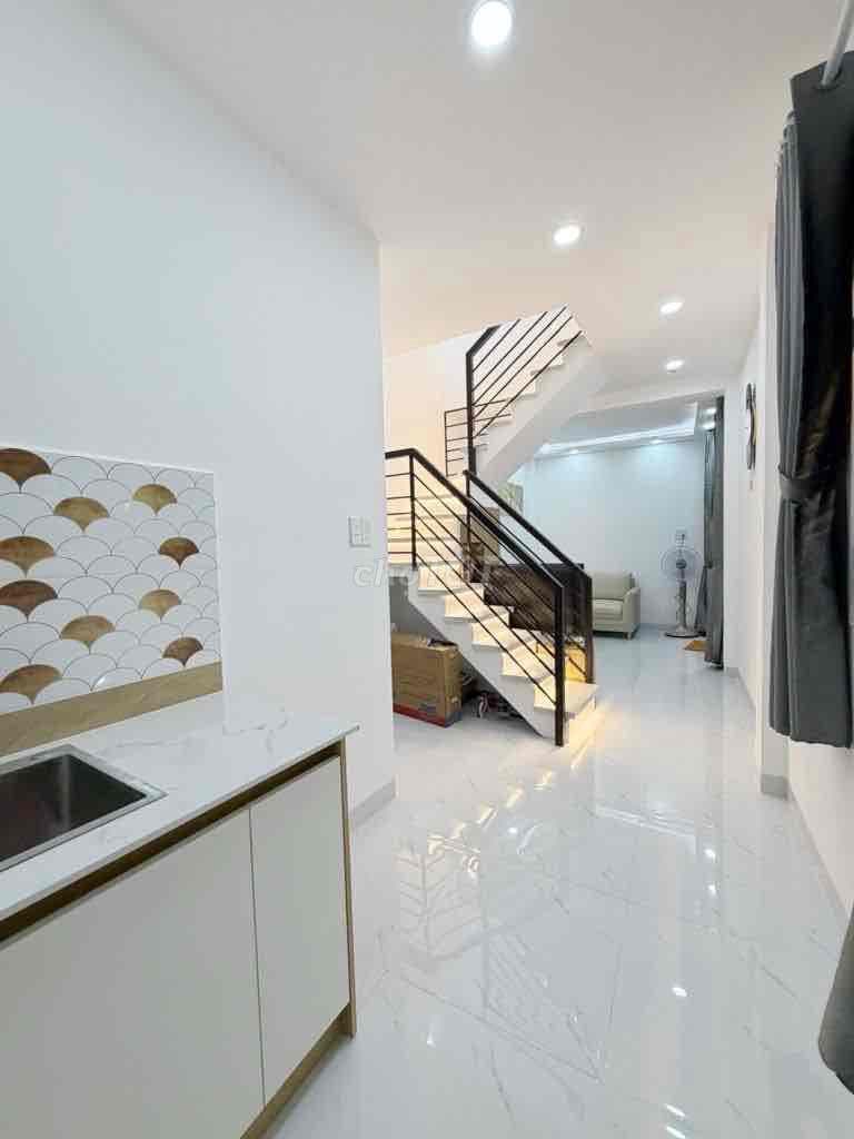 Nhà đẹp - Gần Hoà Bình, Đầm Sen - Sát Quận 11 đi 5 phút 👉chỉ hơn 4tỷ - Ảnh 2