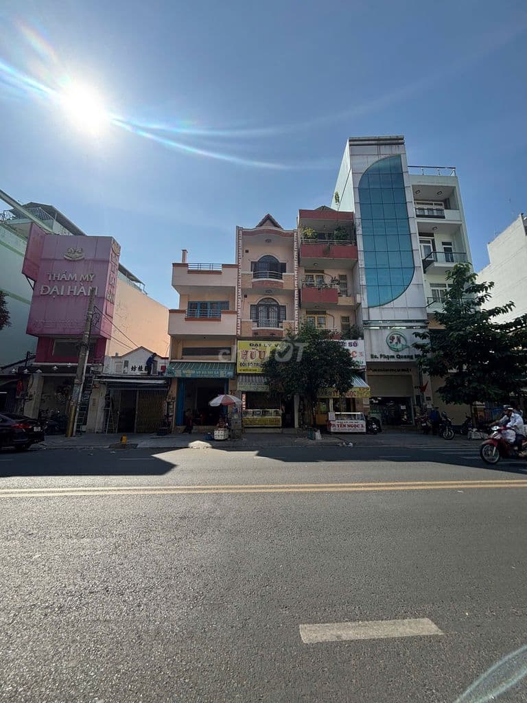 Xuất ngoại, bán gấp MT hiếm đường Hồng Bàng, Q.6, 5 tầng mới, KD đỉnh
