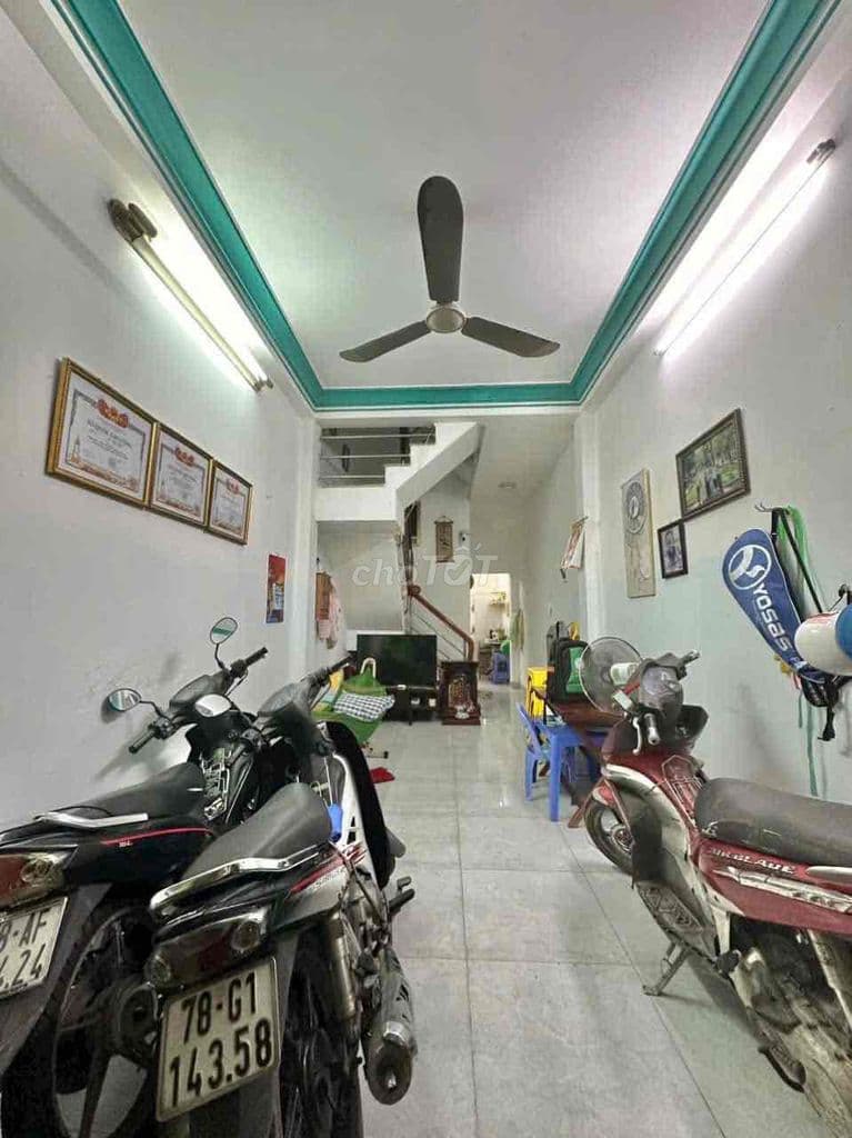 Bán nhà chính chủ Trần Hưng Đạo, Quận 5, 38m2, 3 tầng, hẻm thông. - Ảnh 2