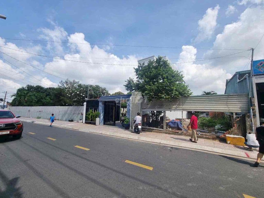 Đất mặt tiền vị trí đẹp cần bán