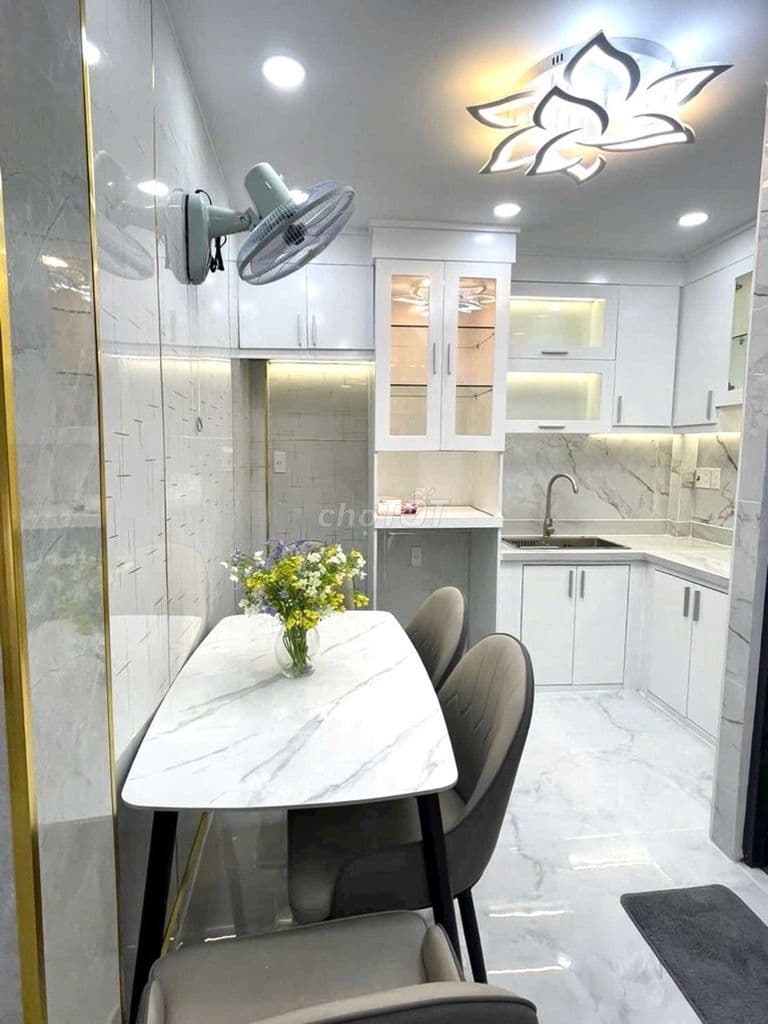 SÁT HẺM Ô TÔ TRÁNH, 2 TẦNG MỚI ĐẸP, SỔ VUÔNG A4 HOÀN CÔNG ĐỦ, GẦN CHỢ - Ảnh 2