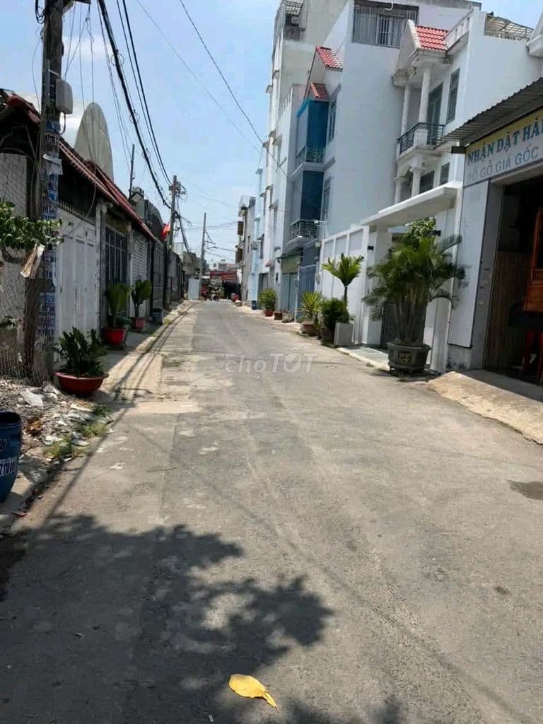 Bán Nhà C4 DT 5.2 x 21.7 Tiện Xây Mới làm CHDV Hẻm Xe Hơi - Ảnh 2