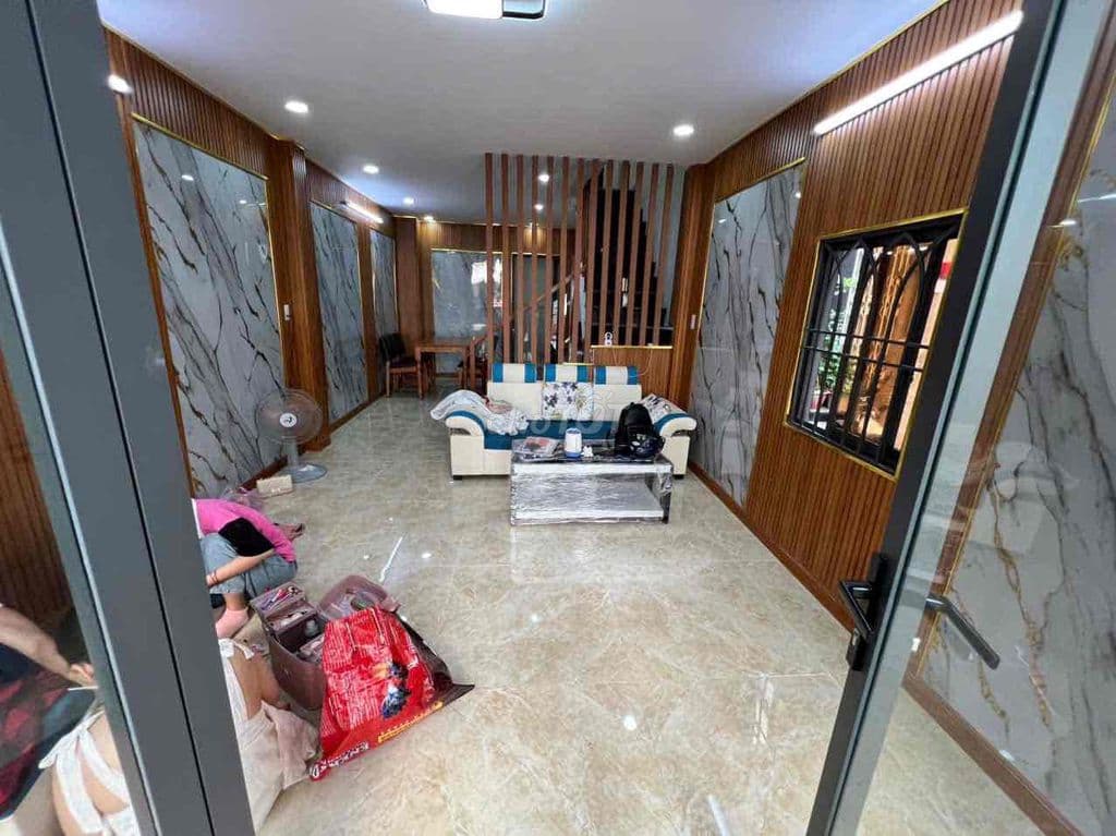 Bán gấp nhà mới khu VIP Tùng Thiện Vương