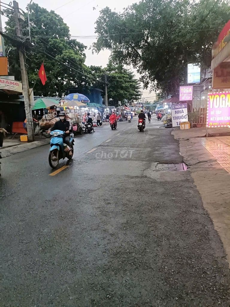 NHÀ MẶT TIỀN ĐANG CHO THUÊ 10TR/THÁNG