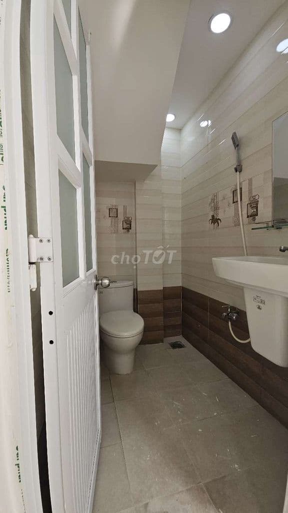 Nhà góc thông thoáng gần mặt tiền 2 lầu đúc - Ảnh 3
