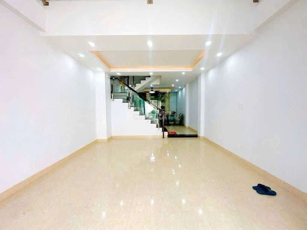 BÁN NHÀ 5 TẦNG,XE HƠI VÀO NHÀ, ĐƯỜNG HUỲNH TẤN PHÁT QUẬN 7,DT 4,5Mx12M