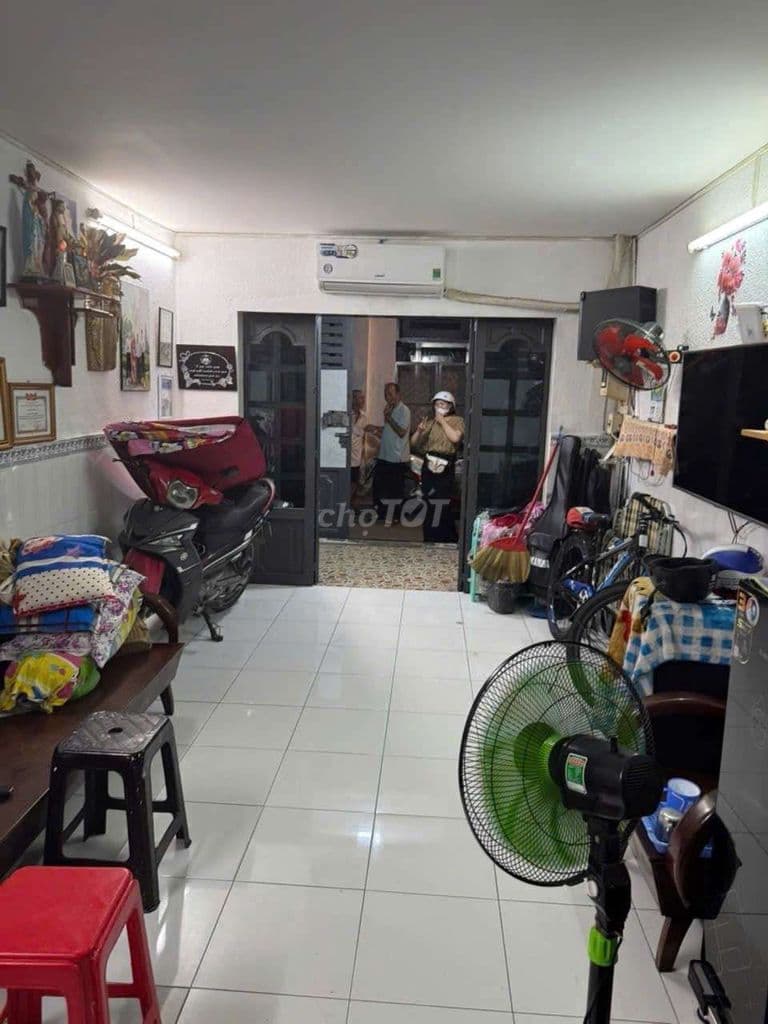 Nhà 2 tầng đường HÀ ĐẶC, phường TRUNG MỸ TÂY, Q12, dt 30m2.Hẻm ôtô