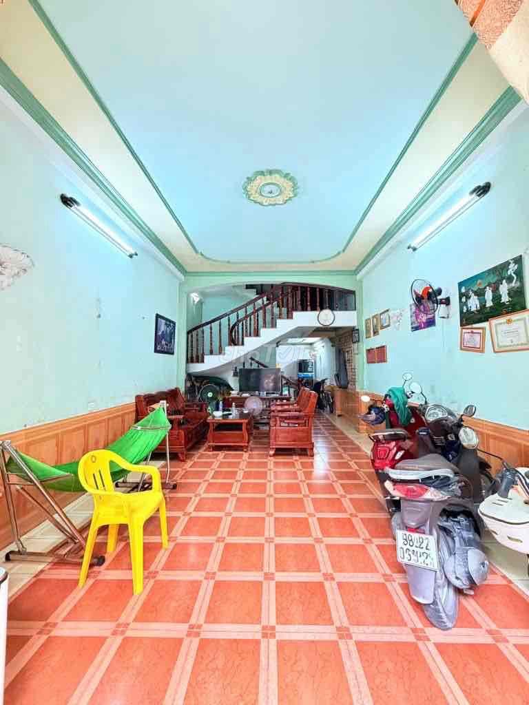 Bán nhà P15 Tân Bình, 72m2, 3 Tầng, Gần nhà ga t3, 6 Tỷ nhỉnh