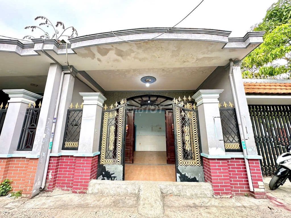 TÔI CHÍNH CHỦ CẦN BÁN LÔ ĐẤT SHR CÓ NHÀ CẤP 4 - CN65m2 THỔ CƯ.