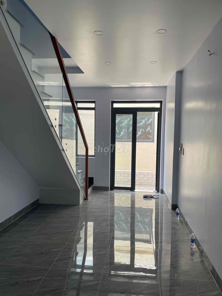 Bán nhà riêng mới xây, 3.2x9, hẻm 257 Nguyễn Bình