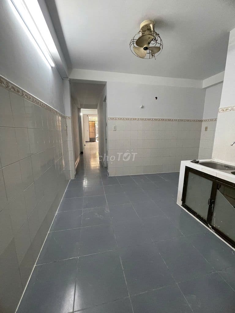 Bán nhà HXH Âu Cơ - DTCN 72m2 - Nhà trống suốt - Ảnh 3