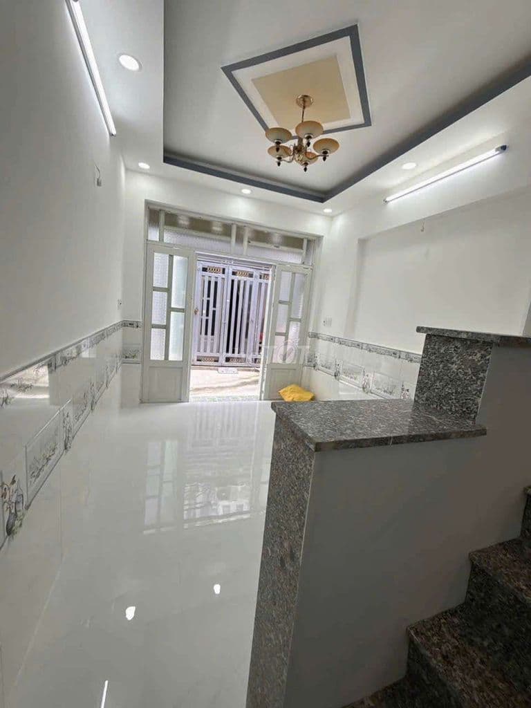 bán nhà trệt 2 lầu shc