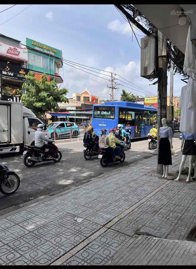BÁN NHÀ MẶT TIỀN QUANG TRUNG ĐỐI DIỆN CHỢ HẠNH