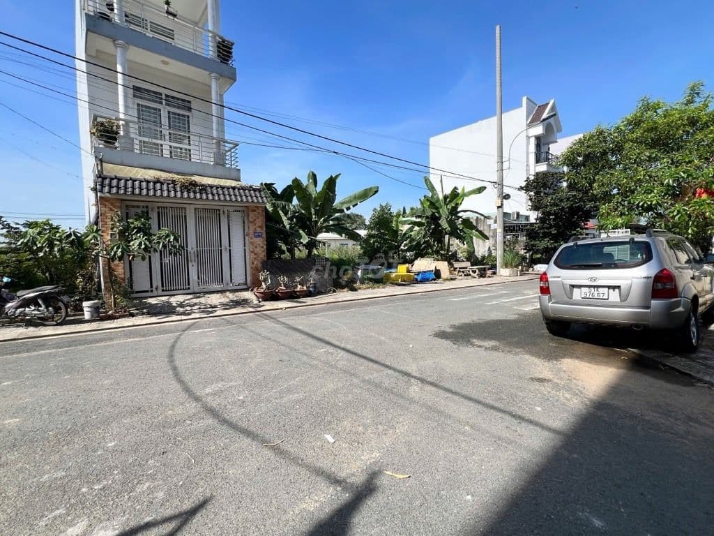 BÁN ĐẤT HXH SÁT QUẬN 2 54,5M2 SỔ HỒNG XDTD 4,25 TỶ