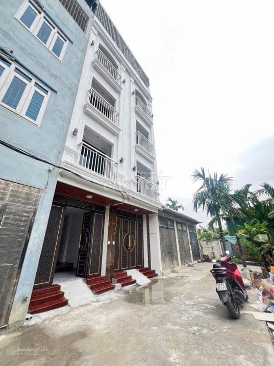 Nhà 40m2 5 tầng thang máy, ô tô sát nhà, SDCC, ngõ 27 Tây Mỗ