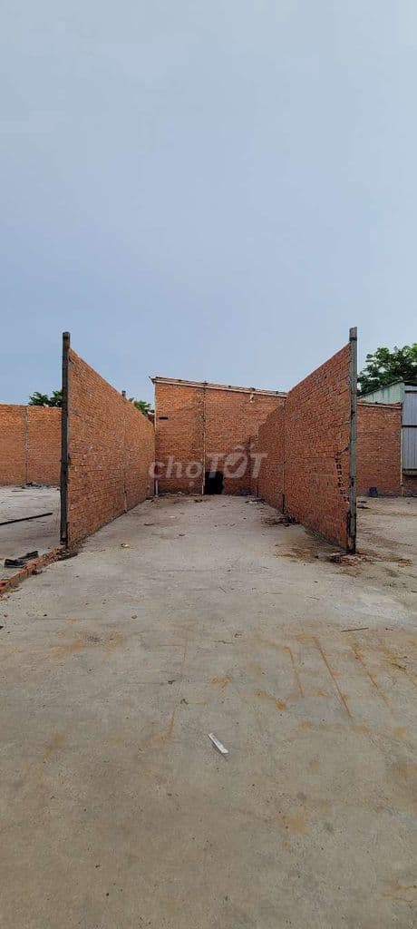 1LÔ CÒN SÓT LẠI VITRI ĐẸP FUNL THỔ CƯ SHR NGÂY BỜ KÈKÊNH THAM LƯƠNG