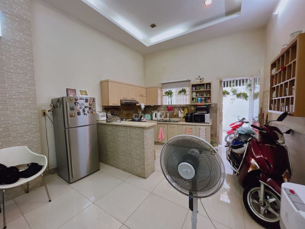 Bán nhà mặt tiền Lý Thái Tổ, P.8, Q.10. 4 tầng lầu. Giá chỉ 8,5 tỷ - Ảnh 3