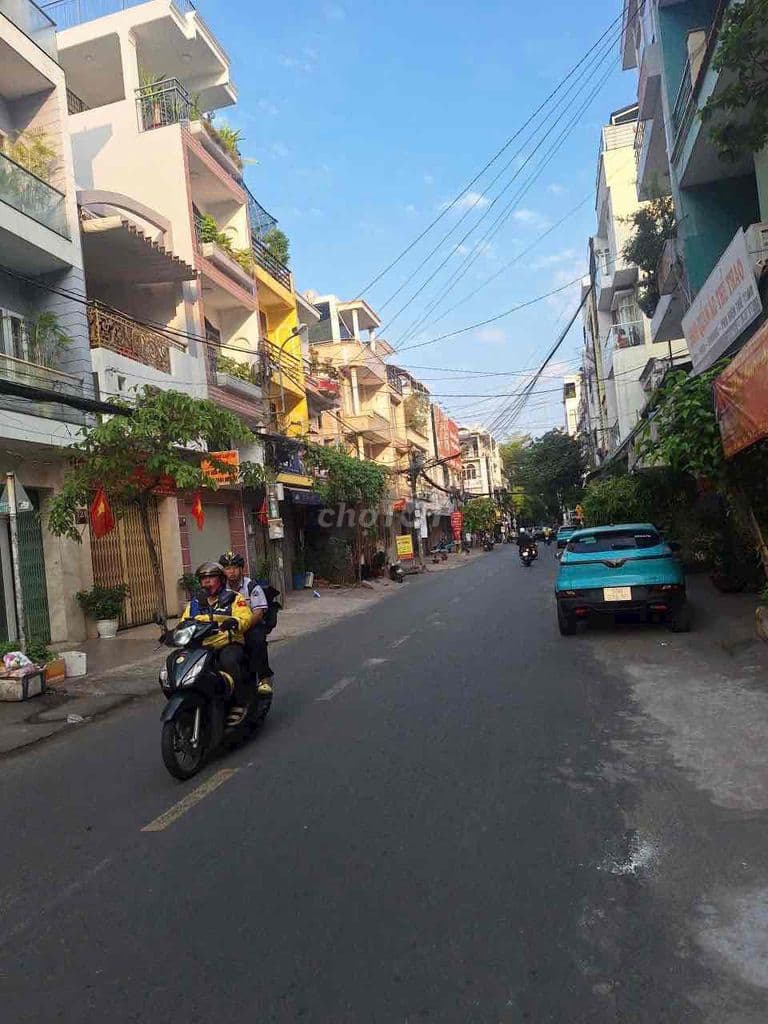 Bán nhà MTKD khu Bàu Cát,ngay Đồng Đen,dt 4,4x18m,2 tầng,giá rẻ