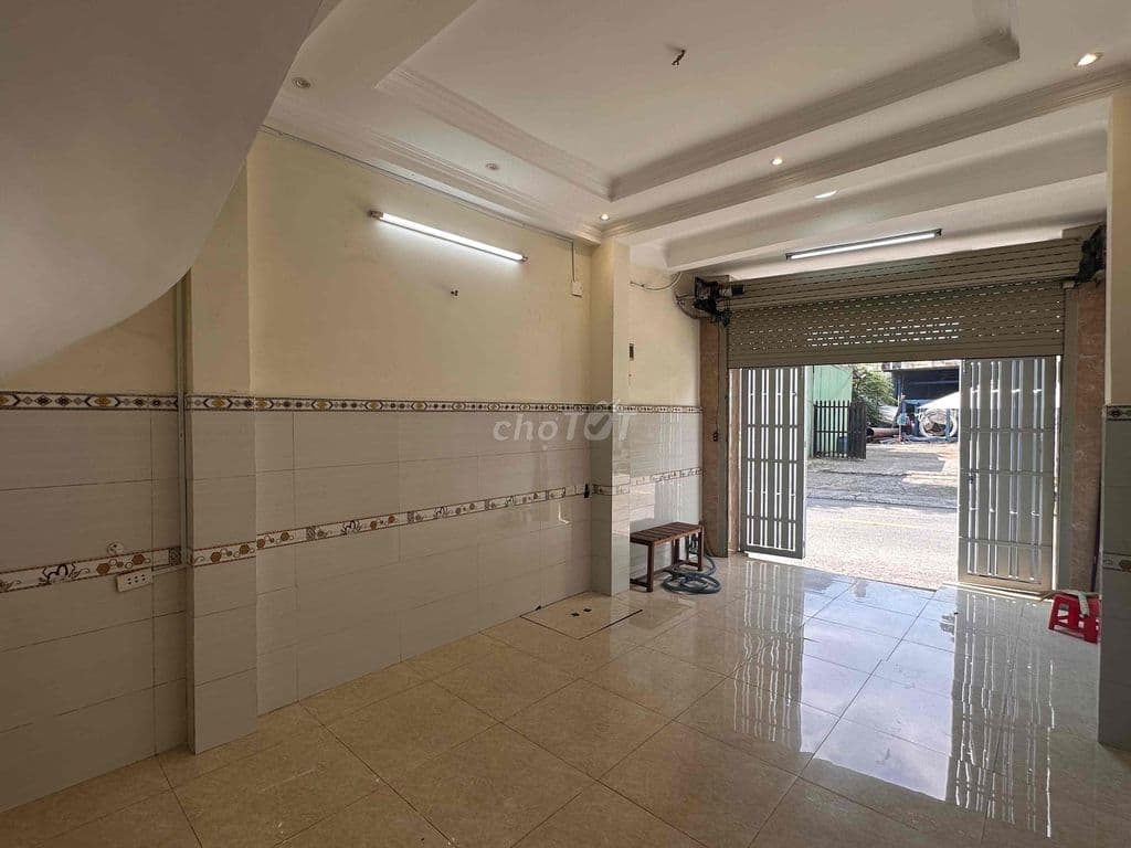 Nhà Mặt Tiền KD - 3 Tầng - 4 Phòng Ngủ - Ngay Chợ Đông Quang - xe Hơi - Ảnh 3