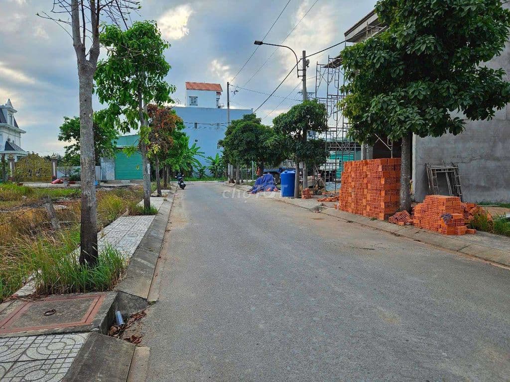 Chính chủ ngộp bank thanh lý gấp lô đất 2 mặt tiền ngay KDC Gia Hòa - Ảnh 2