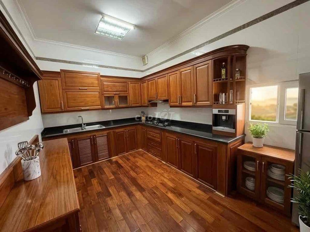 Bán biệt thự Ngọc Khánh Ba Đình 145m2 lô góc ô tô tránh giá 42.5 tỷ - Ảnh 2