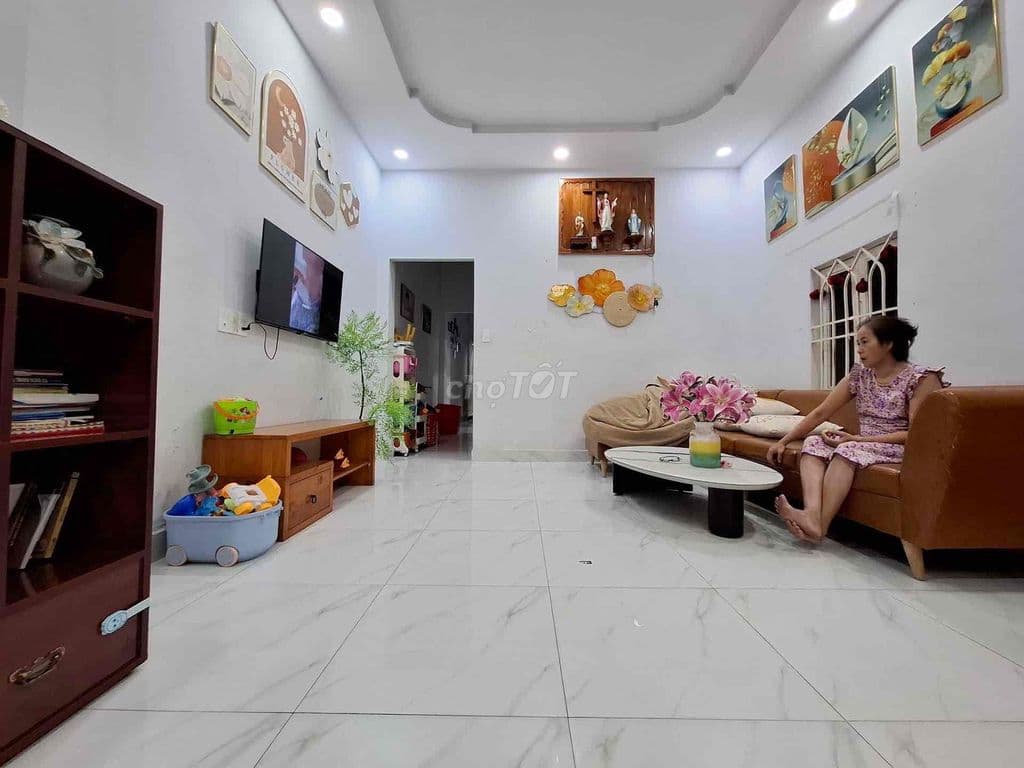 ngộp bank cứu chủ - 5.5 tỷ - 76m2 ngang 4m - đường Tăng Nhơn Phú