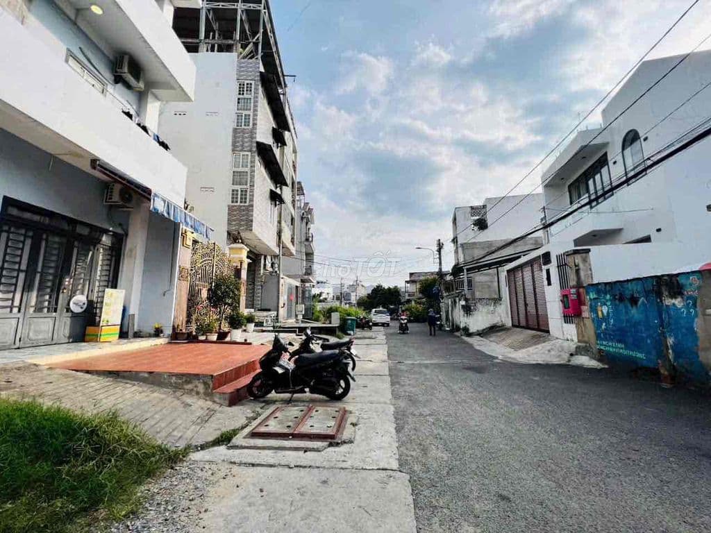 QUỸ ĐẤT LỚN FULL THỔ CƯ NGAY PHẠM VĂN ĐỒNG,NGANG 10- ĐƯỜNG 10M XÂY CAO - Ảnh 2