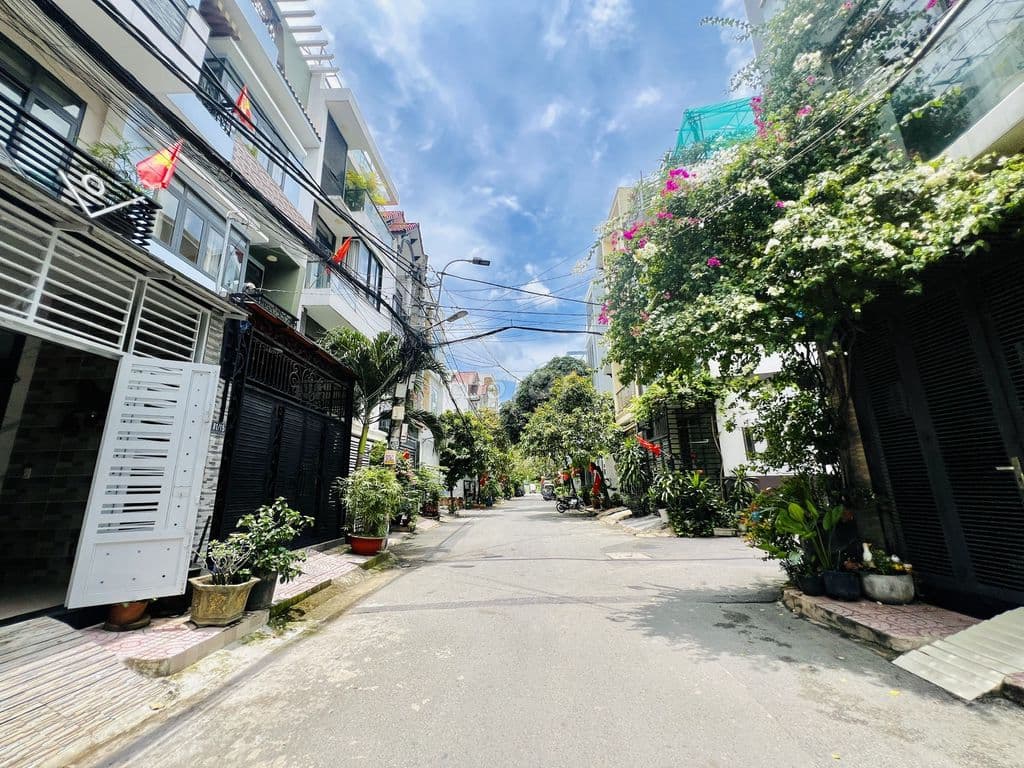 LÔ GÓC ĐƯỜNG THÔNG 87M²_TRƯỜNG THỌ_Ô TÔ TRÁNH NHAU_GẦN GA METRO