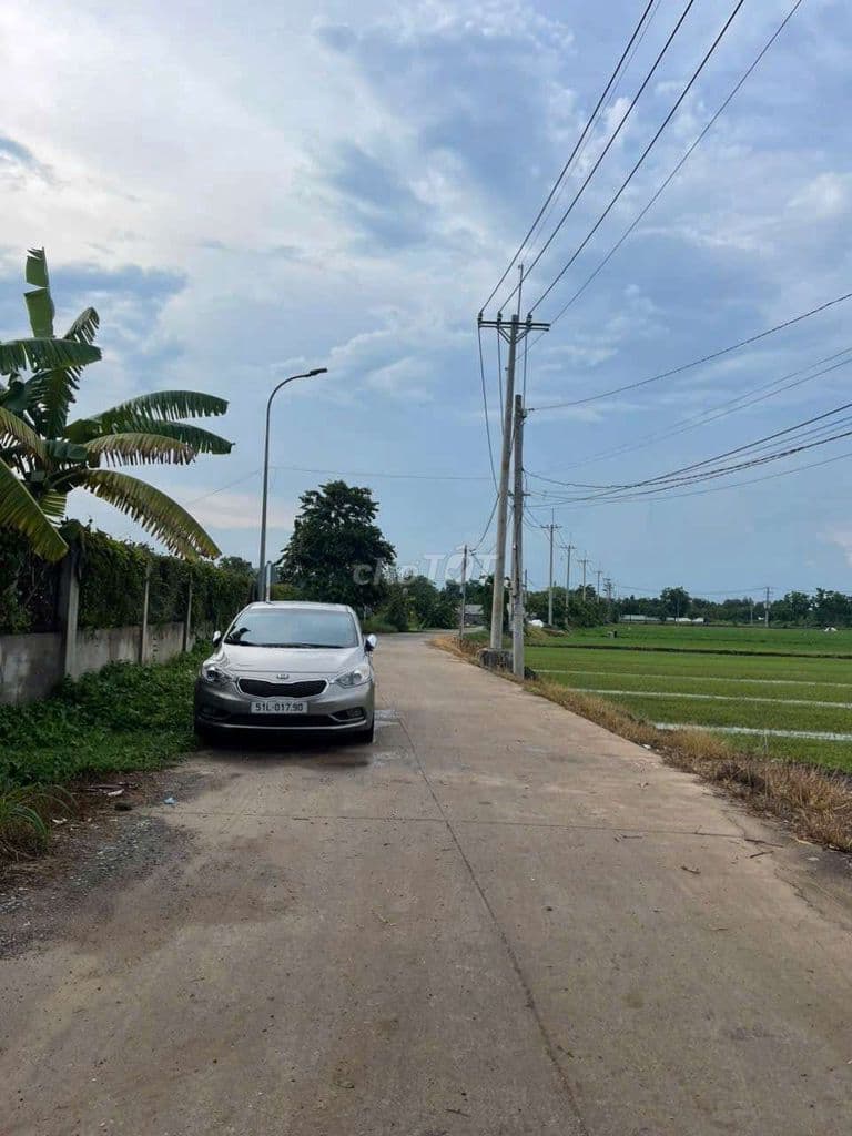 Bán lô đất mặt kênh đường xe hơi xã nhị bình, Huyện Hóc Môn, dt 1626m