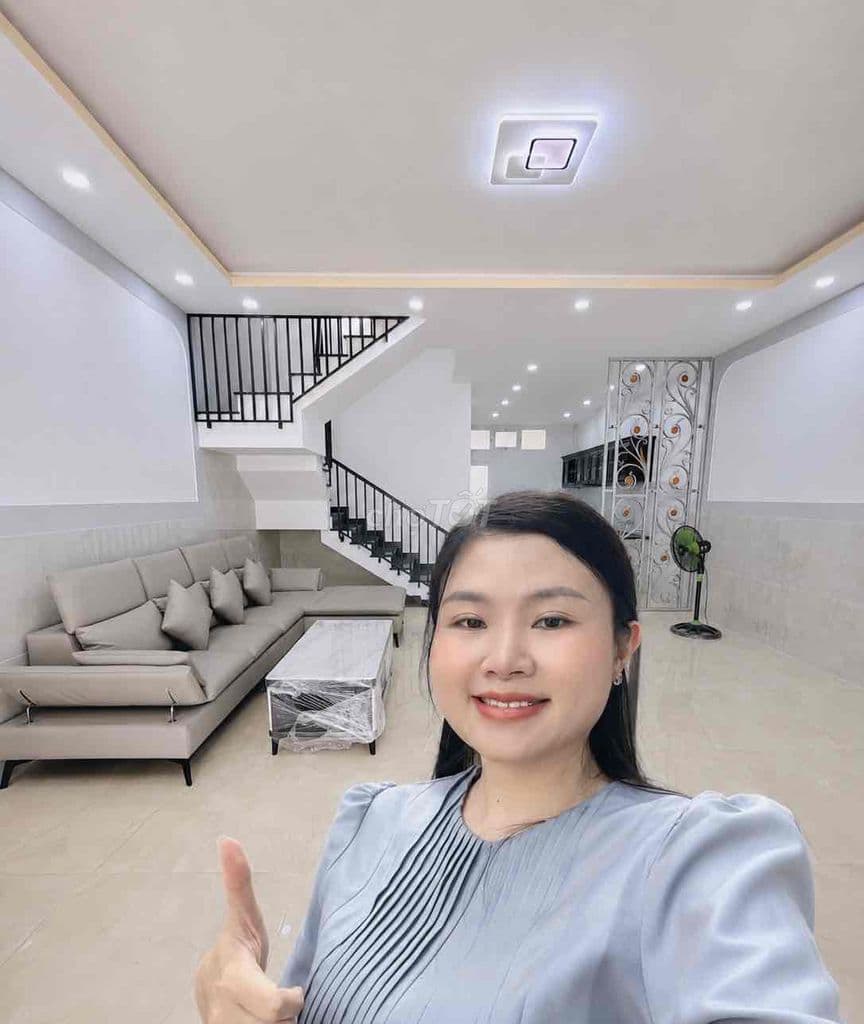 BÁN NHÀ NGÃ TƯ BỐN XÃ -76m2-3 Phòng Ngủ-Hoàn Công-Đường Xe Hơi 5 Mét