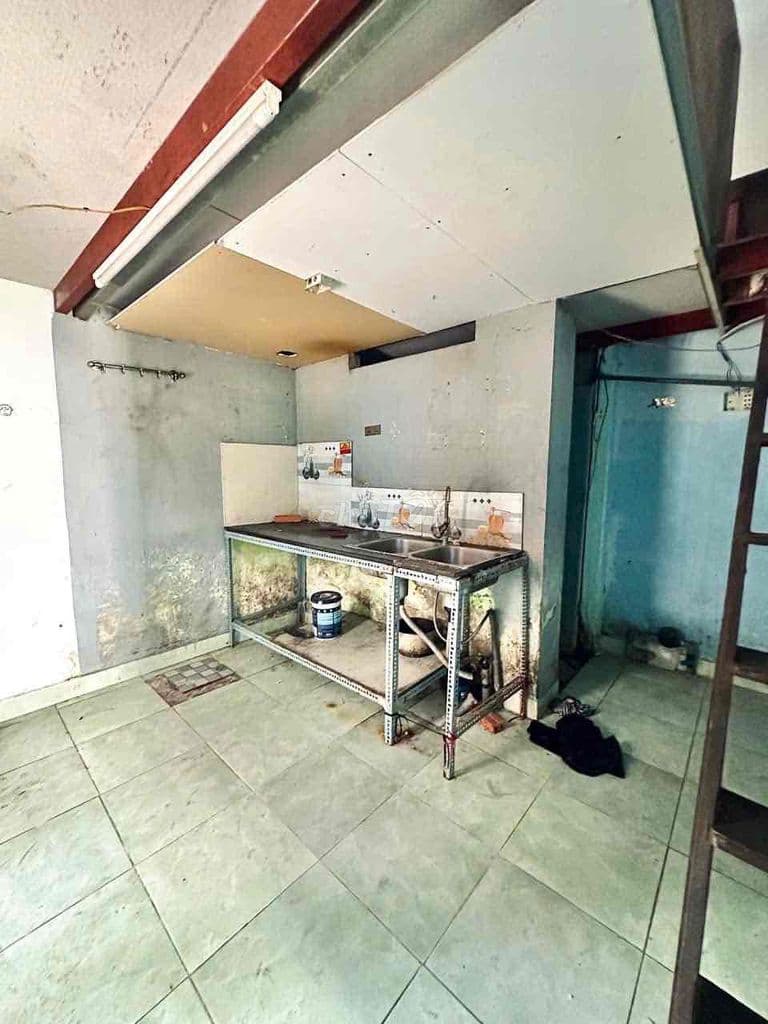 NHÀ CŨ,CẢI TẠO HOẶC XÂY MỚI THEO NHU CẦU 2 MẶT HẺM (đường 5M) NỞ HẬU - Ảnh 3