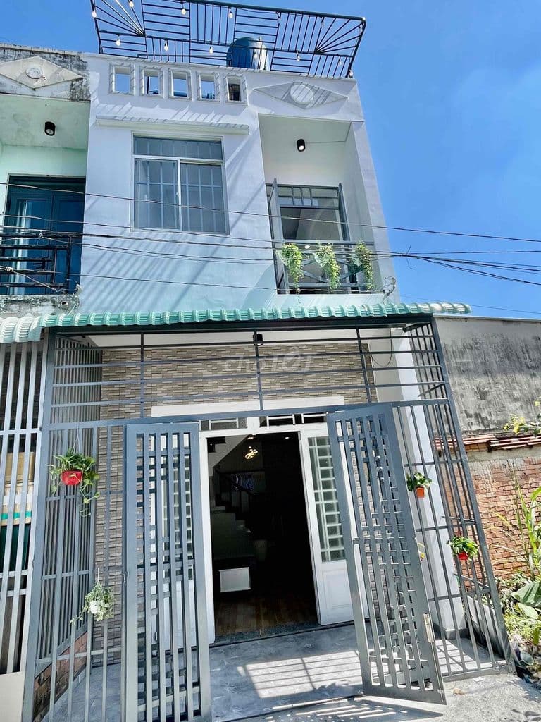 nhà thạnh xuân Q12 1 trệt 1 lầu 50m2 hẻm xe hơi