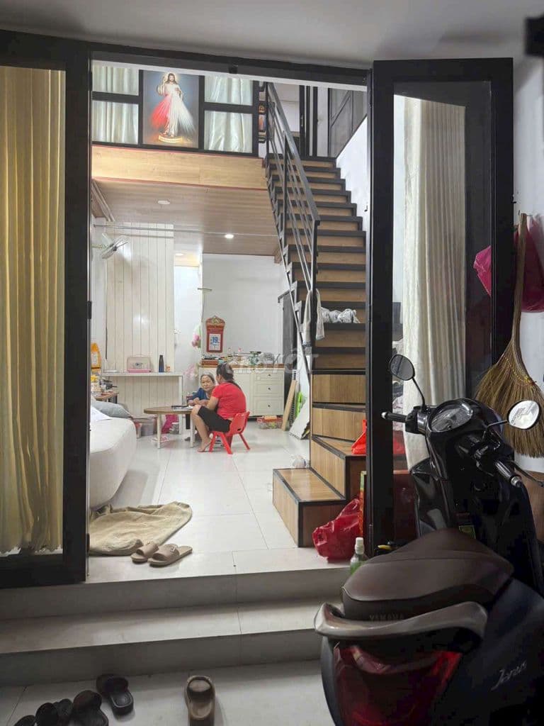 Nhà 4x24m, 1 trệt 1 lầu + 3phòng trọ gần Chợ - nhà thờ Trung Chánh - Ảnh 2