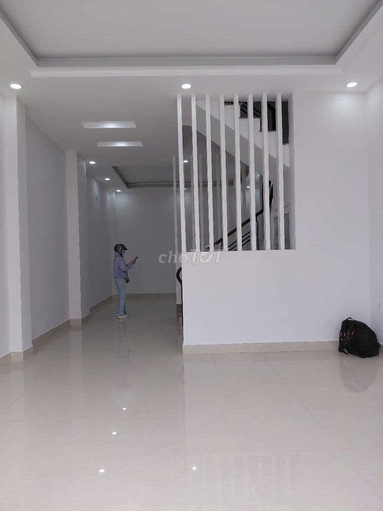 NHÀ KẾ PHÚ MỸ HƯNG – NHÀ MỚI 4 TẦNG – NGANG GẦN 5M – GIÁ CHỈ 5,99 TỶ