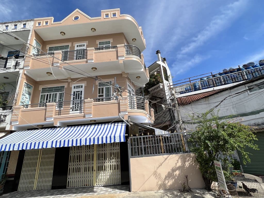 Bán nhà Góc 2MT Lý Đạo Thành, Q.8, DT: 9x9m , 3 Tầng, st view sông - Ảnh 2