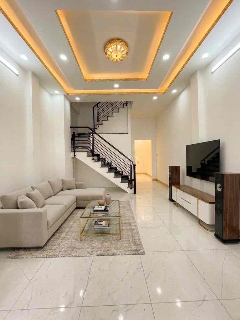 Bán gấp nhà 3 tầng, hẻm 6m thông, xe hơi đậu cửa