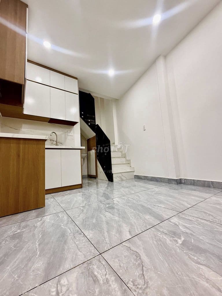 NHÀ MỚI NHỎ XINH NỞ HẬU TRỆT LỬNG LẦU 2PN LẠC LONG QUÂN P5 - Ảnh 3