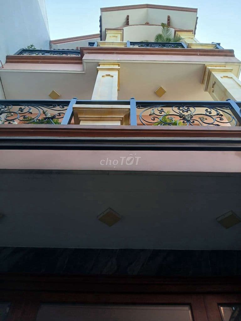 CHÍNH CHỦ CẦN BÁN GẤP NHÀ MẶT TIỀN ĐANG KINH DOANH MIỄN TRUNG GIAN