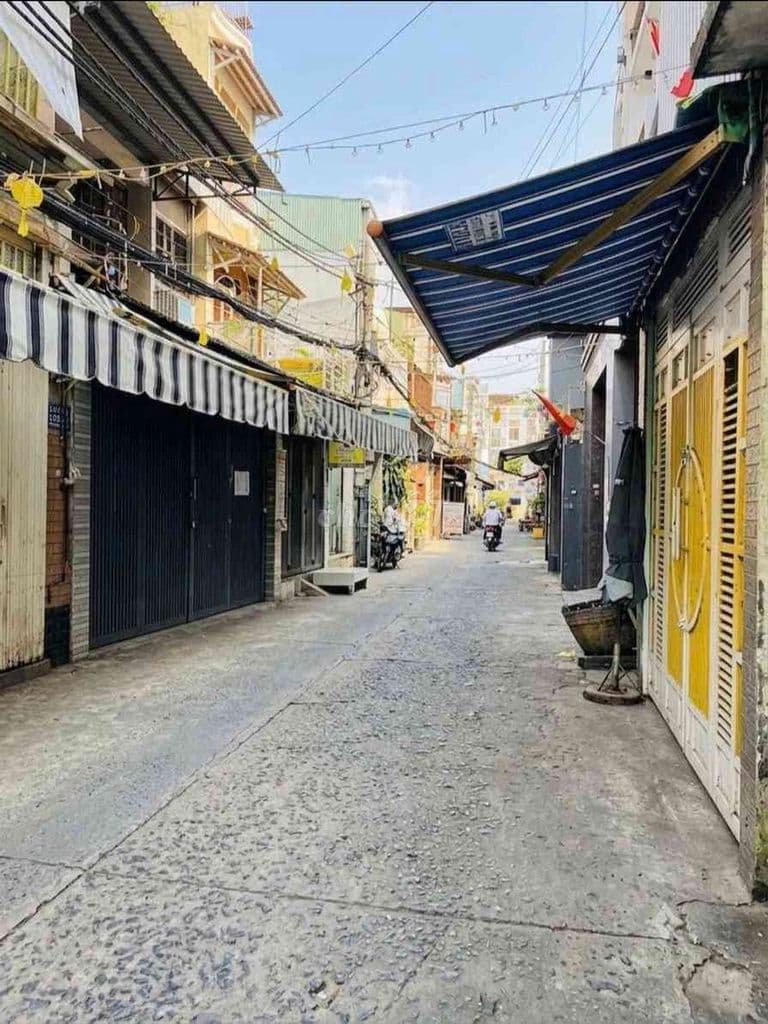 Bán nhà 3 tầng Đường Dương Bá Trạc hẻm xe hơi - DT 38m2 - Giá 5.3 tỷ
