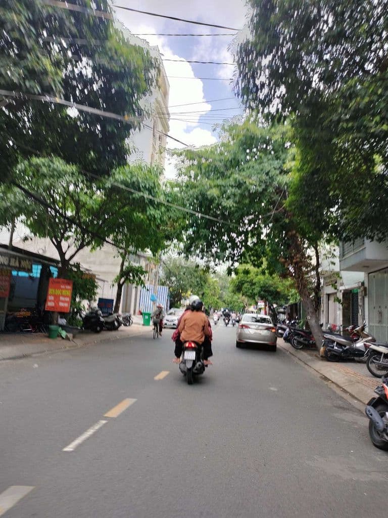Bán Nhà Mặt Tiền đường 79 -DT:5x20 nhà 1T ,p,Tân Quy quận 7 cạch lotte - Ảnh 2