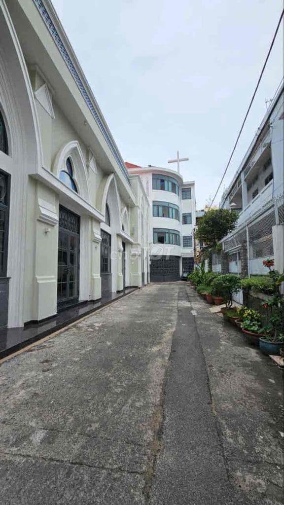 HẺM XE HƠI 3 TẦNG BÀNH VĂN TRÂN, GẦN CHỢ TÂN BÌNH