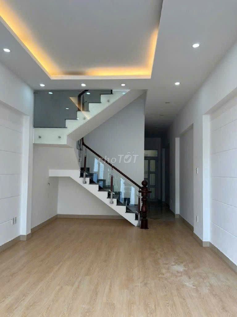 Lý chiêu hoàng 2 tầng 55m2 sổ riêng 2 tầng hẻm xe tải chỉ 5,7 tỷ