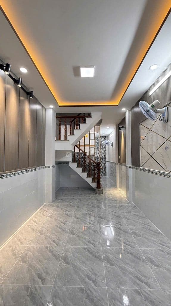Bán nhà hẻm xe hơi cỡ nhỏ quận 12, 32m2 đúc 2 tấm, sổ hồng chung - Ảnh 2